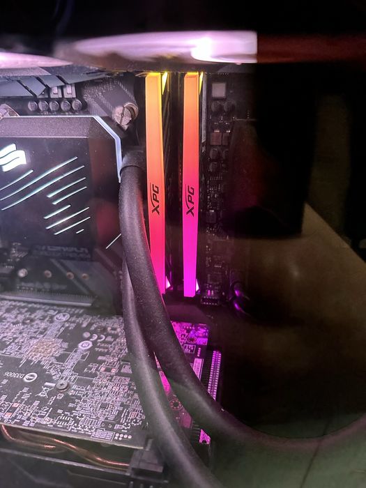 Komputer głównie gamingowy, m.in. i5-9600K, Gigabyte Radeon RX 590