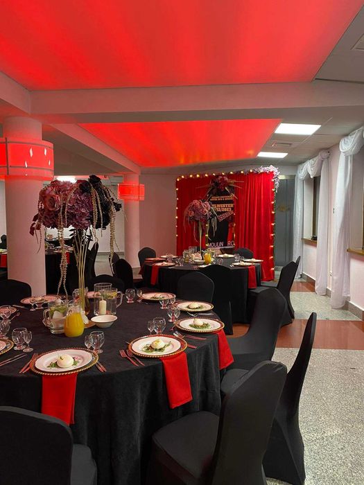 Serweta czerwona weselna na stół na wesele dekoracja wynajem