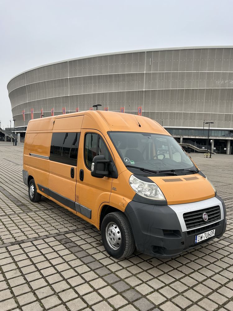 Wynajem busa dostawczego
