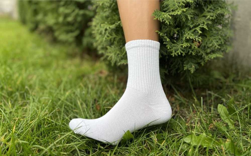 носки мужские белые высокие шкарпетки чоловічі білі високі тениска