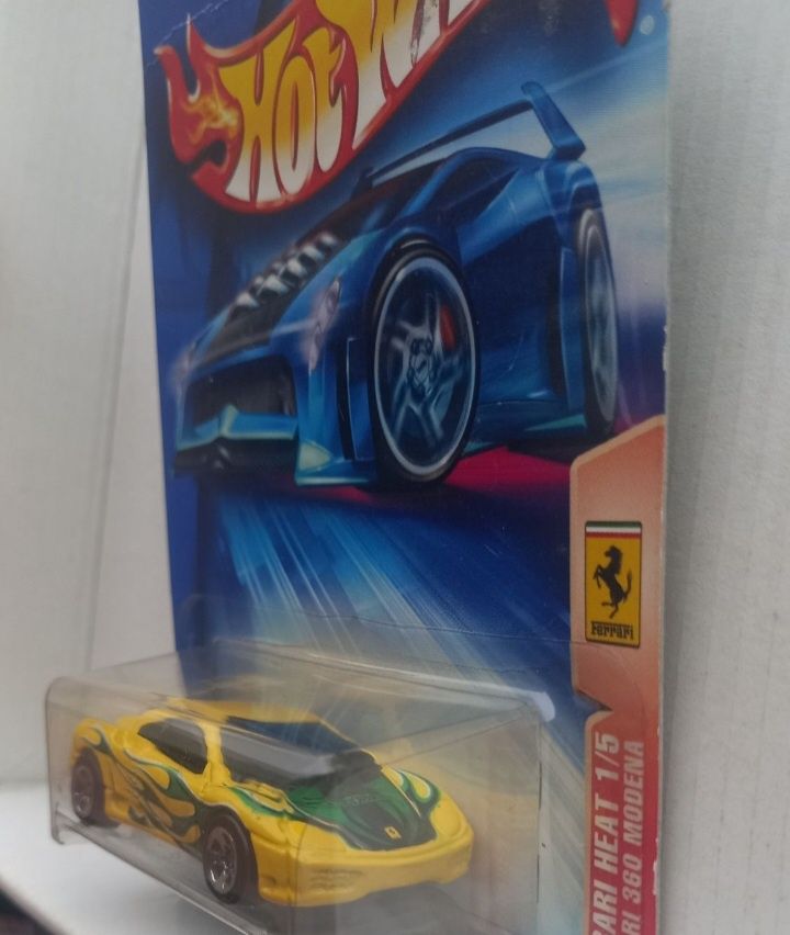 Hot wheels ferrari 360 modena saiu no ano 2003