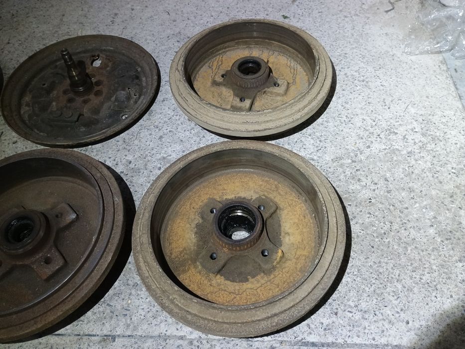 Запчастини Пасат б4 задні барабани тормоза Passat b4 Пассат