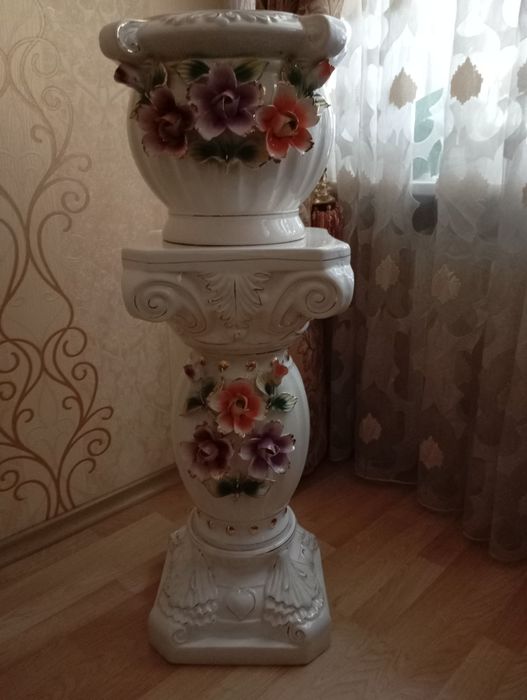 Ваза фарфоровая напольная