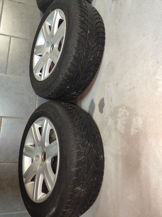 Alufelgi koła Audi A6 5x112 opony zimowe 215/60R16