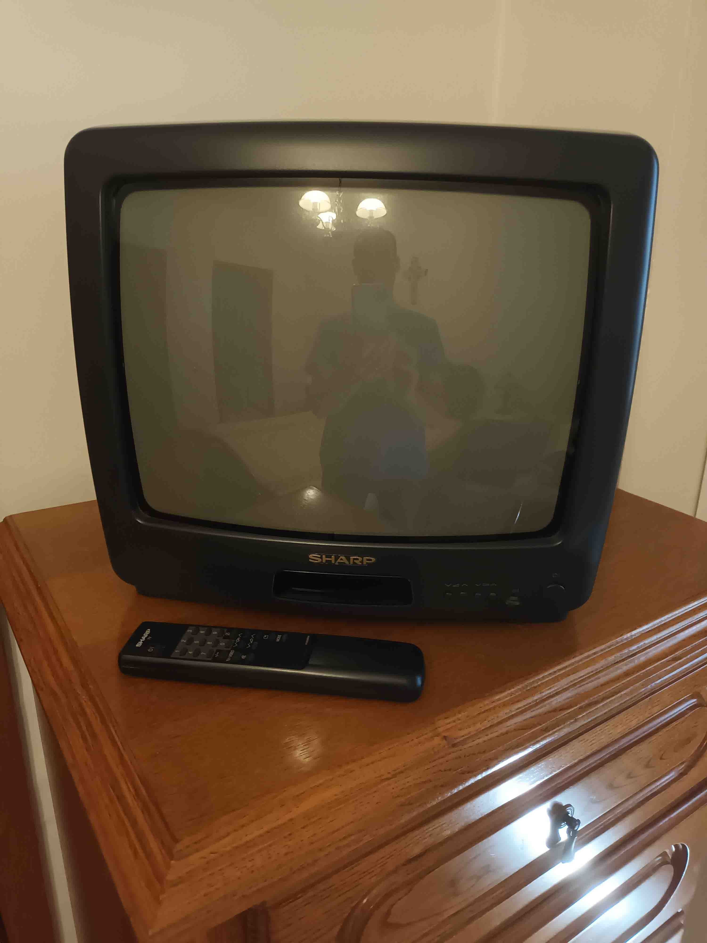 Televisão analógica Sharp de 36 cm