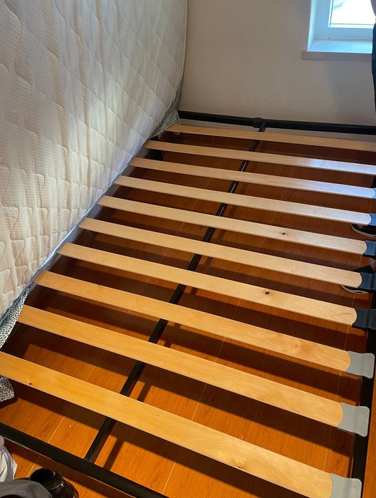 Cama casal (colchão e estrado)