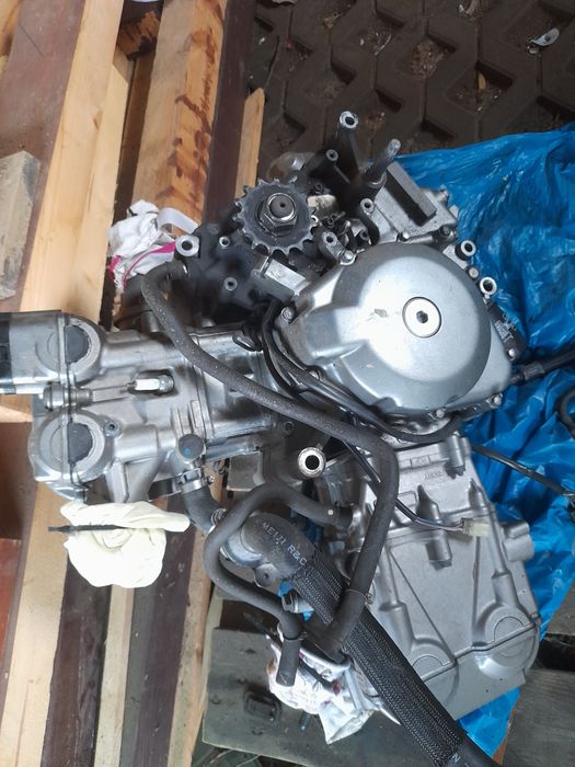 Silnik suzuki v-strom 650  na czesci