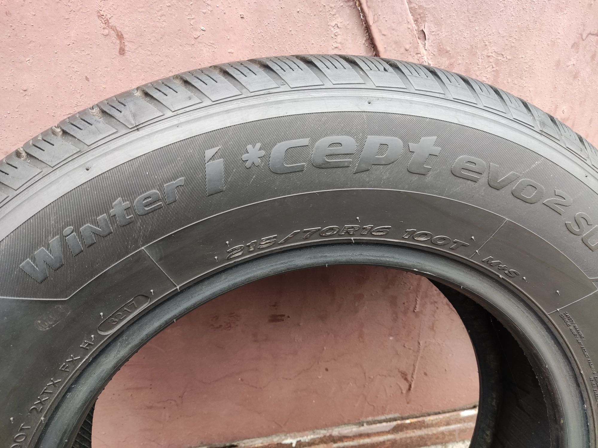 Hankook Winter I*Cept Evo2 W320 215/70 R16 100T