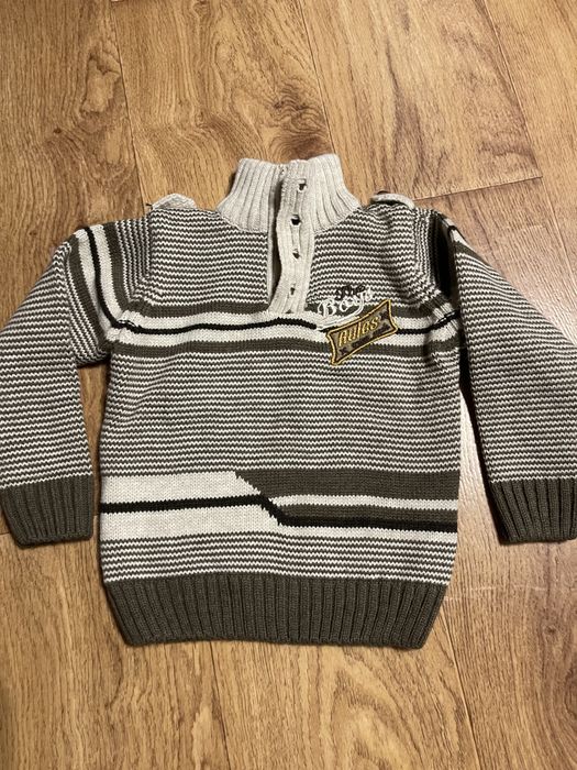 Свитер малышу