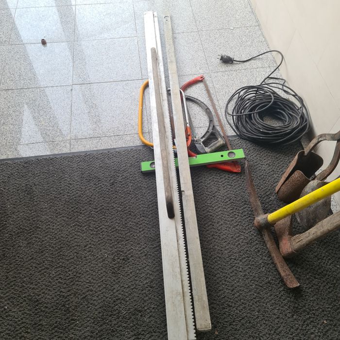 Lote de máquinas de construção e ferramentas