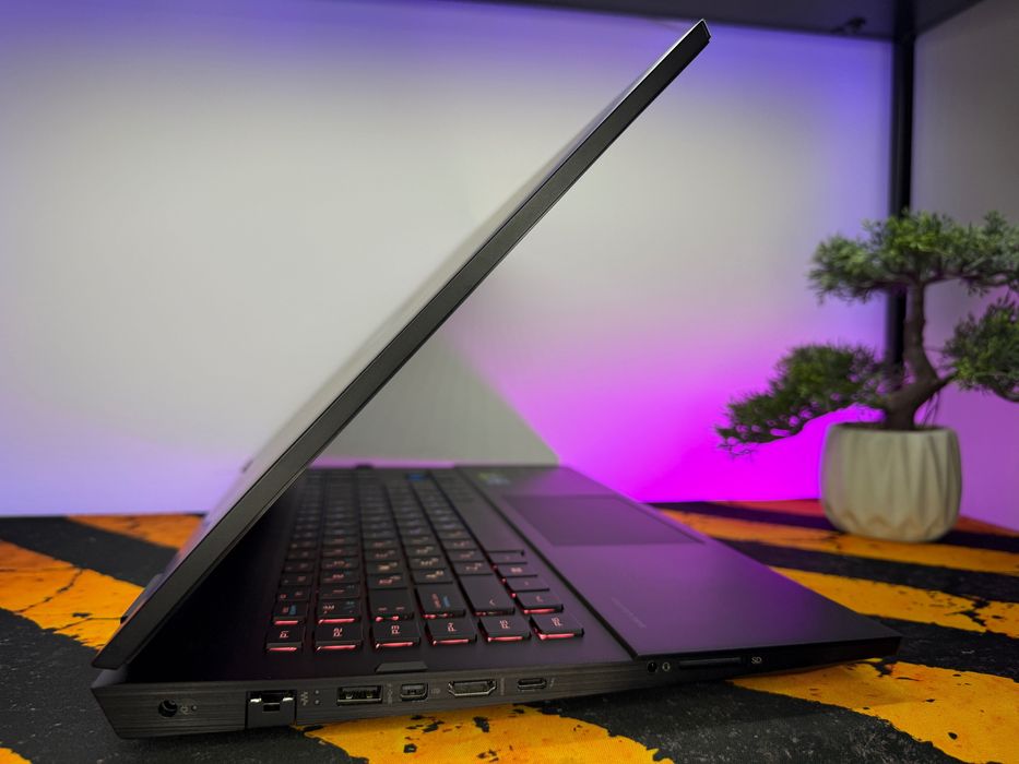 HP Omen 17, i7-13700hx, rtx4060, 144hz