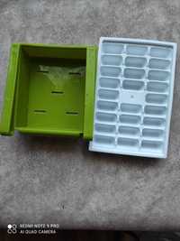 Форма для льоду і ємність органайзер під полку холодильника