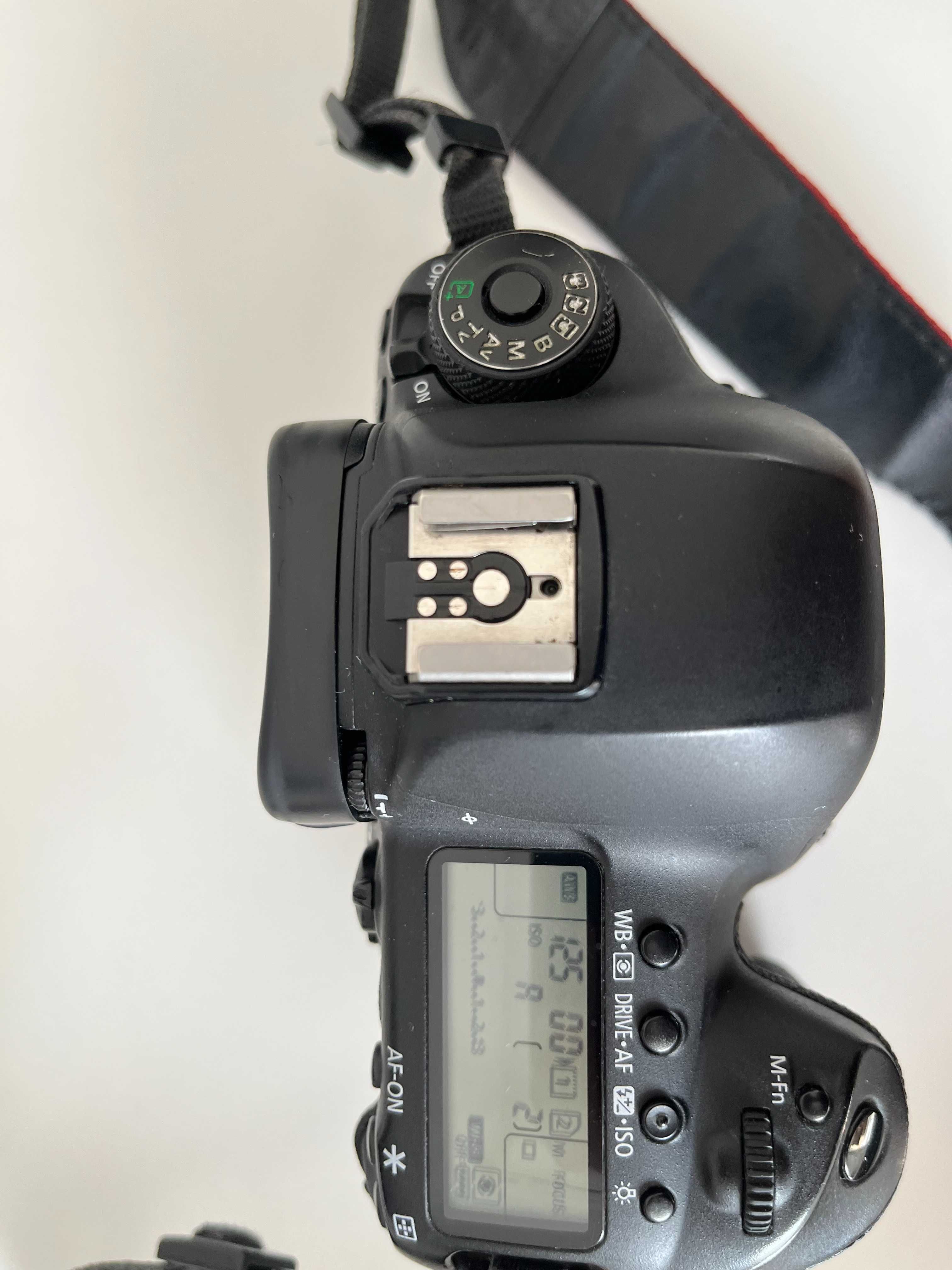 Máquina Fotográfica Canon EOS 5D (corpo + acessórios)