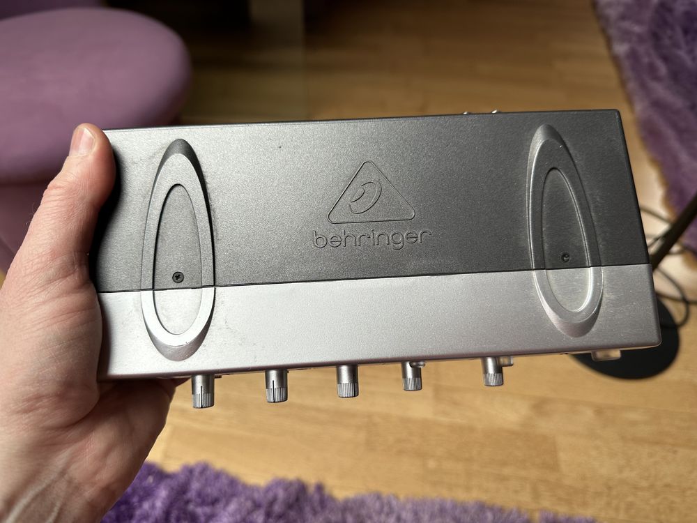 Zestaw karaoke - mixer, mikrofon, statyw