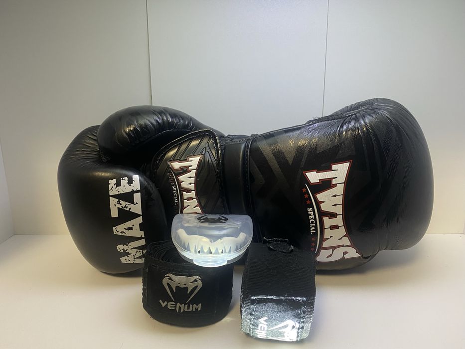 Боксерські Перчатки Twins “Maze” 10 унцій+ Нова капа Venum у подарунок