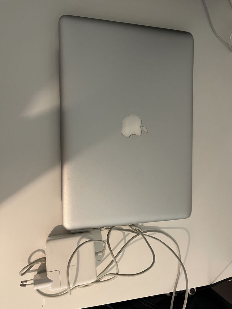 Vendo Mac book Pro.