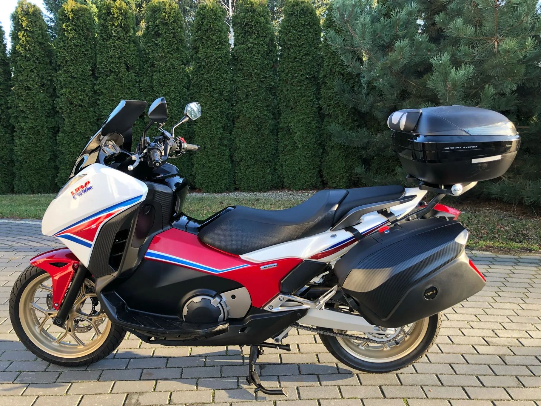 Honda NC Honda Integra NC 750 D, minimalny przebieg, bardzo ładny egzemplarz
