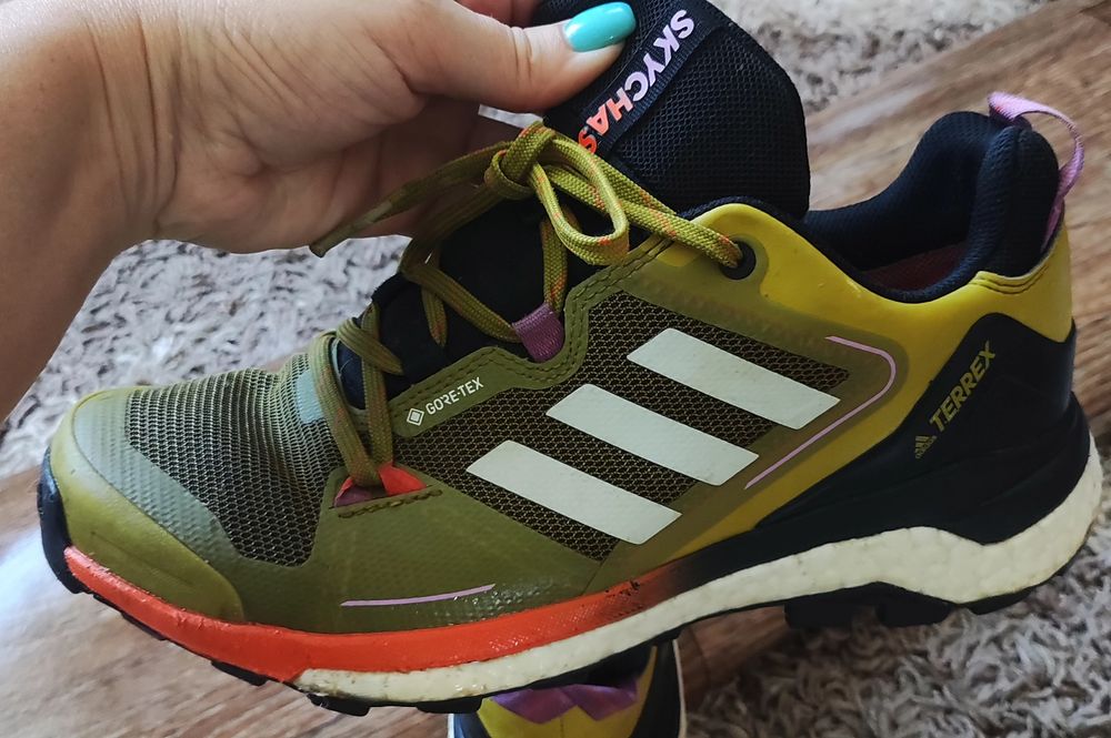 Продаються оригінальні красовки Adidas
