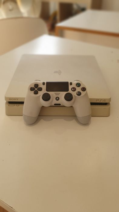 PS4 + Comando + jogo