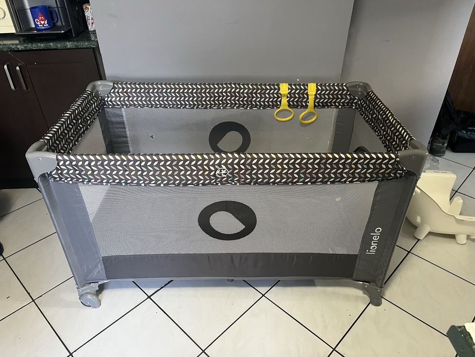 Sprzedam łóżeczko dla dziecka turystyczne skladsne.