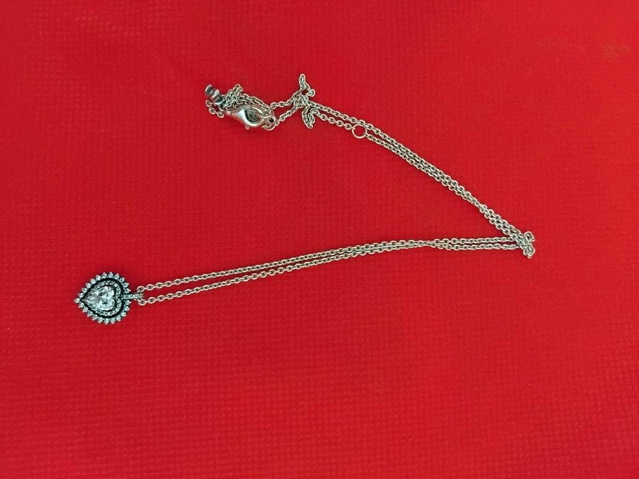 Colar coração de prata com brilhantes Pandora