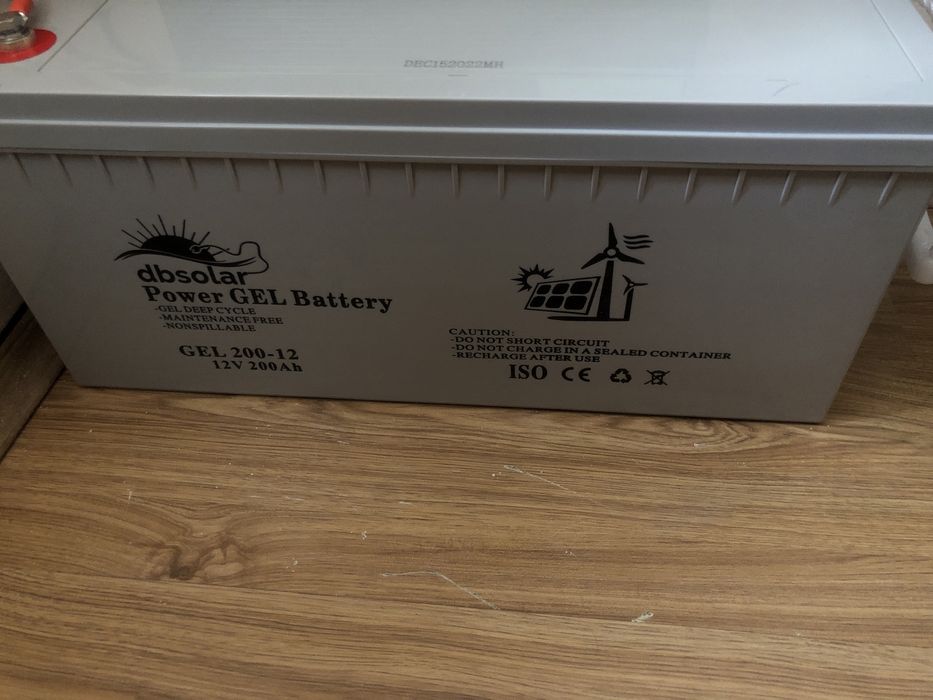 Акумуляторна батарея гелева dbsolar 200 12v 200ah