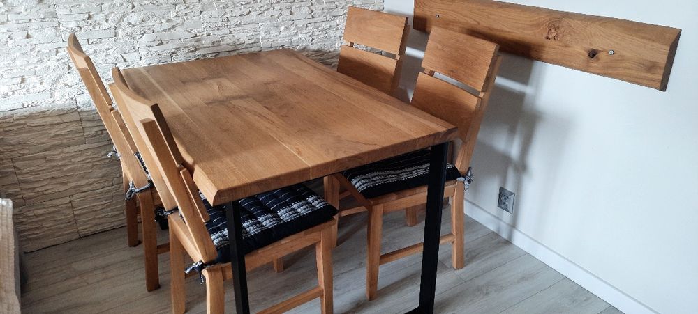 Stół dębowy z dostawkami i z krzesłami