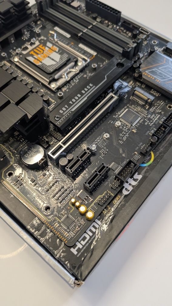 ASUS Tuf Gaming B650M-E