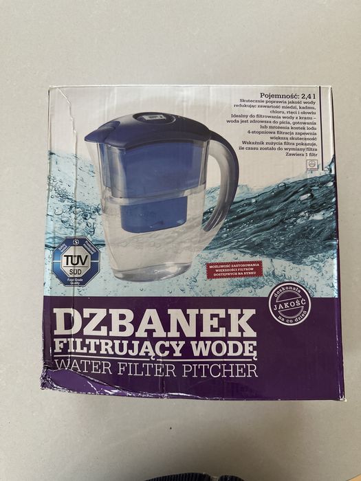 Dzbanek filtrujacy wodę 2,4L