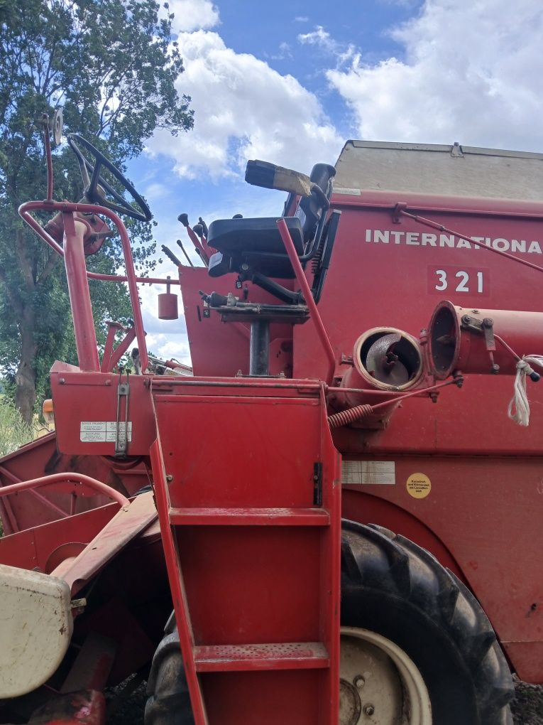 Kombajn ihc 321 z Niemiec