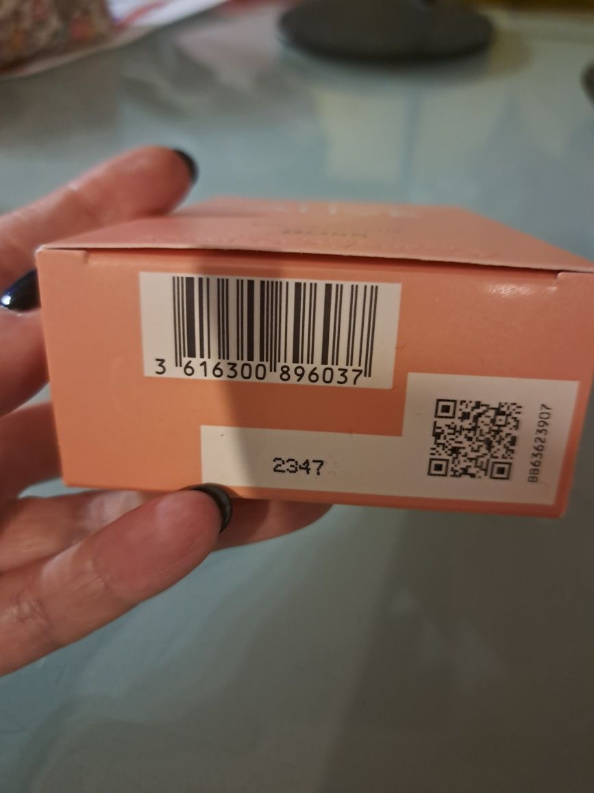 Sprzedam perfumy ALIVE