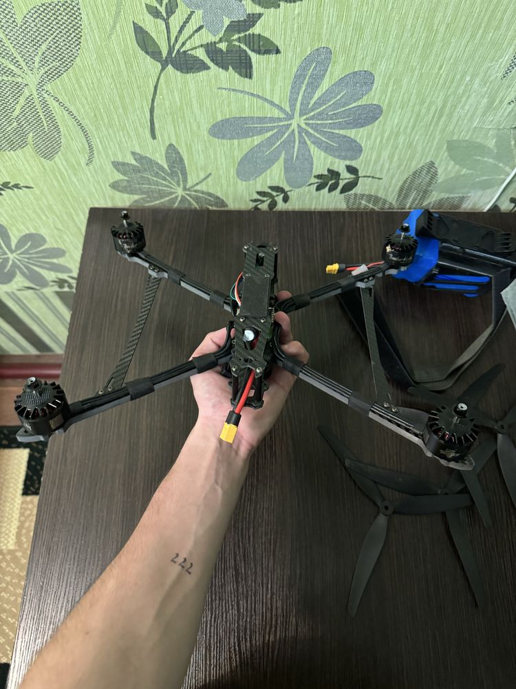 продам дрон fpv.