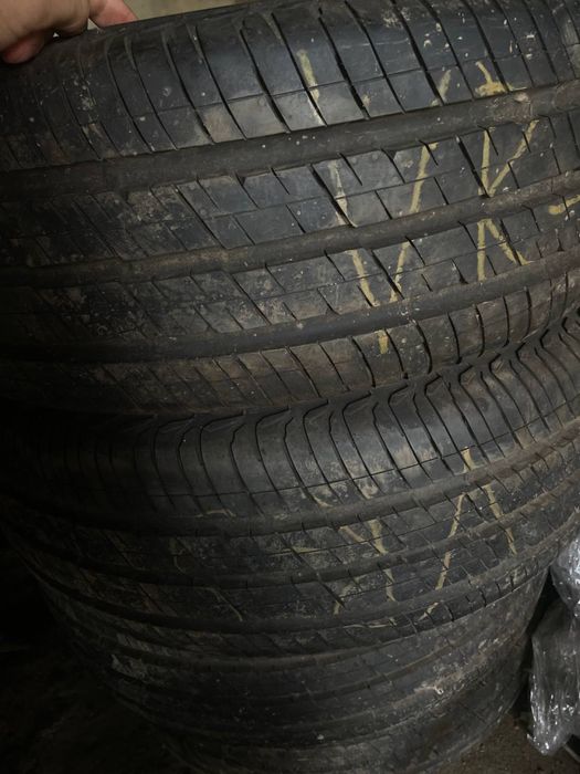 Continental Vanco2 235/65r16C