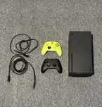 Konsola xbox series x 1tb, 2 pady, w idealnym stanie