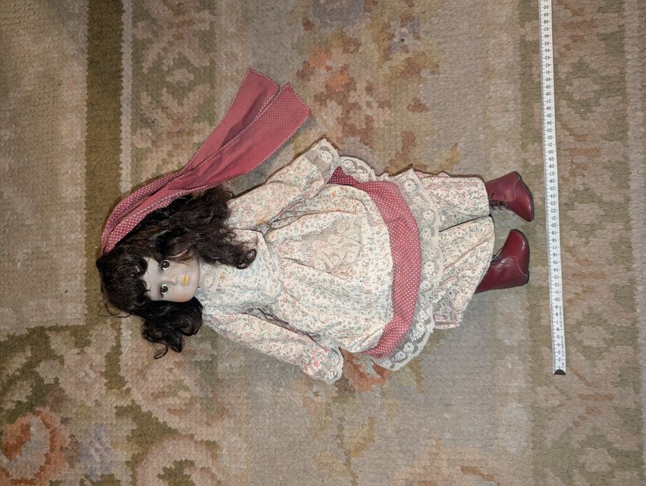 Bonecas antigas com cabeça em louça