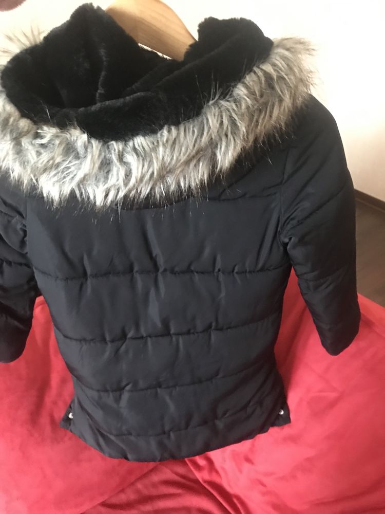 Пуховик , зимова куртка для дівчинки