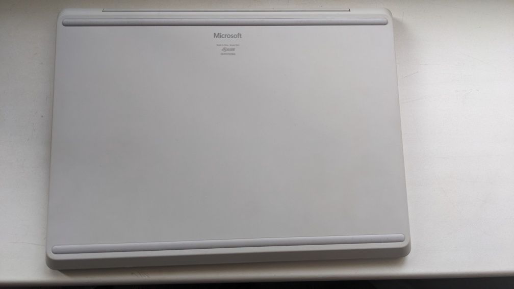 Hoyтбук/Ультрабук Microsoft Surface Laptop Go i5-1035G1 4gb/64gb
