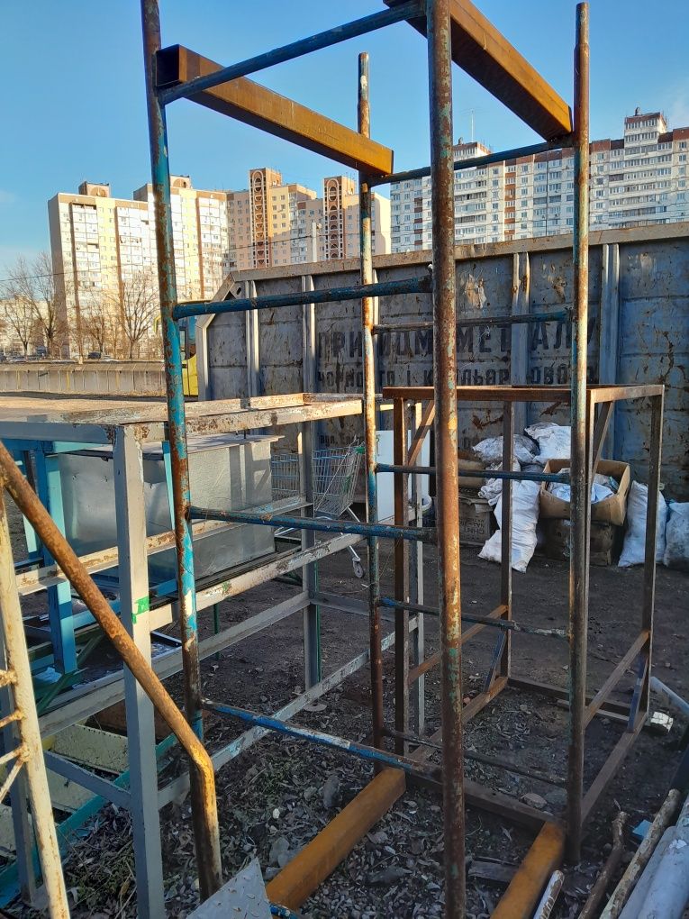 Стілажі металеві