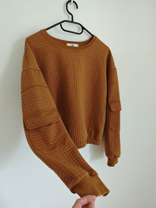 Krótka bluza brązowa z "kieszonkami" na rękawach MOCHY rozmiar S/M