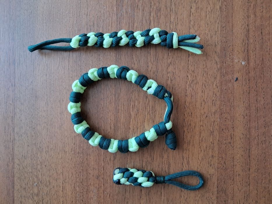 Браслеты и брелки