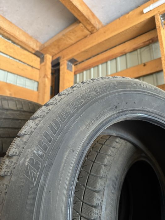 Bridgestone blizzak revo gz 215/60/16