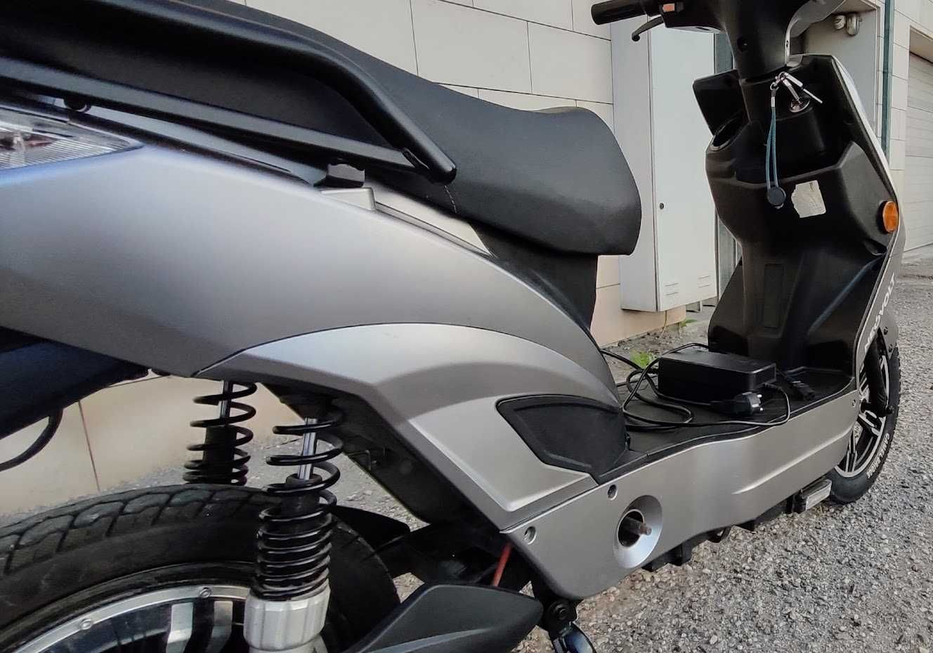 NEOVOLT Eco-Volt 60V 250W - Bicicleta Elétrica Moderna e Sustentável!