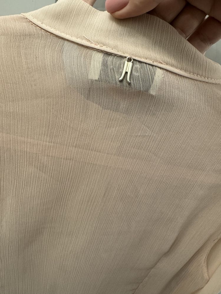 Шифонова блузка пудрового коліру італійського бренду. Стан ідеальний.