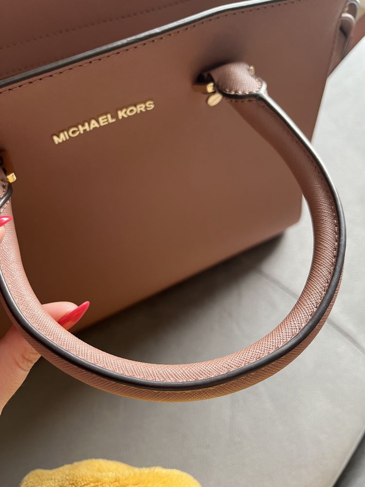 Torebka selma listonoszka michael kors dusty pink