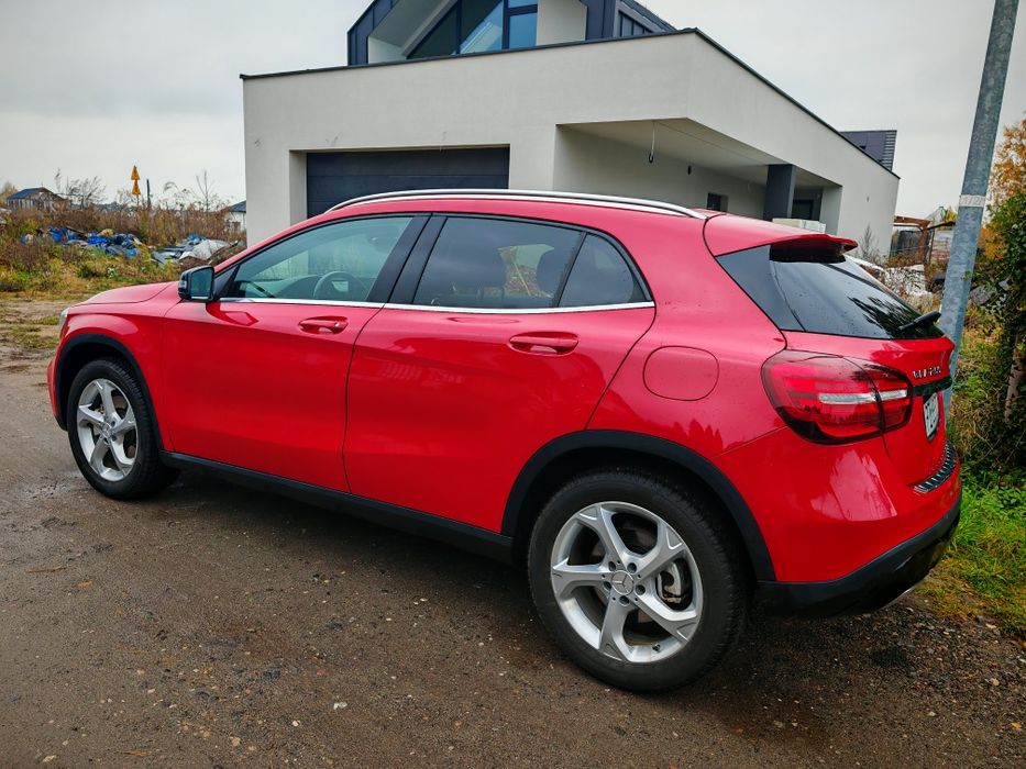 Mercedes-Benz GLA 250 4MATIC | Off-Road | Panorama | LED | Stan bdb