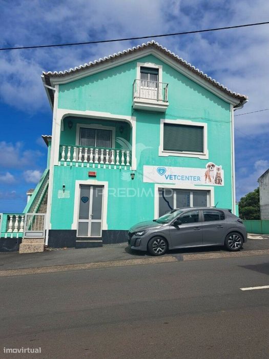 Moradia com espaço comercial - Biscoitos