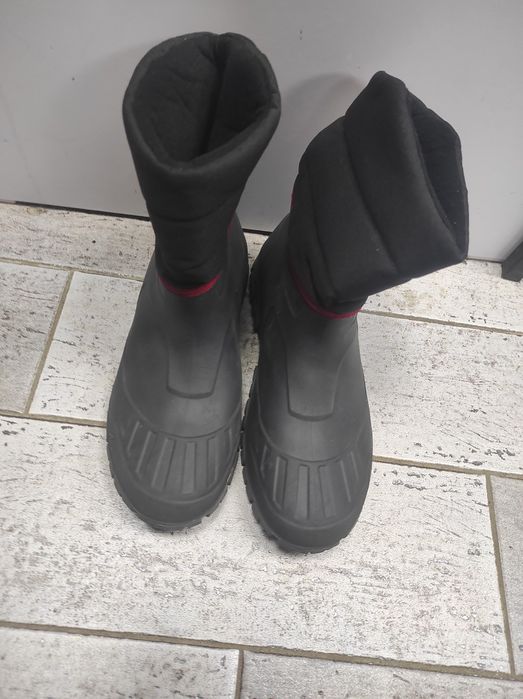 Чоботи чоловічі водонепроникні розмір 42-43  QUECHUA