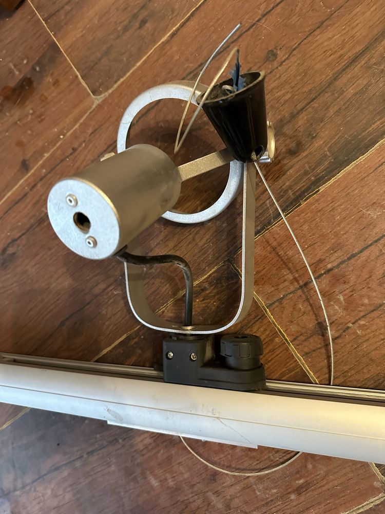 Lampy kierunkowa srebrna