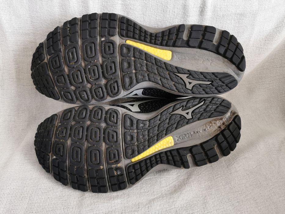 Mizuno Wave Sky 3 buty sportowe do biegania 38,5