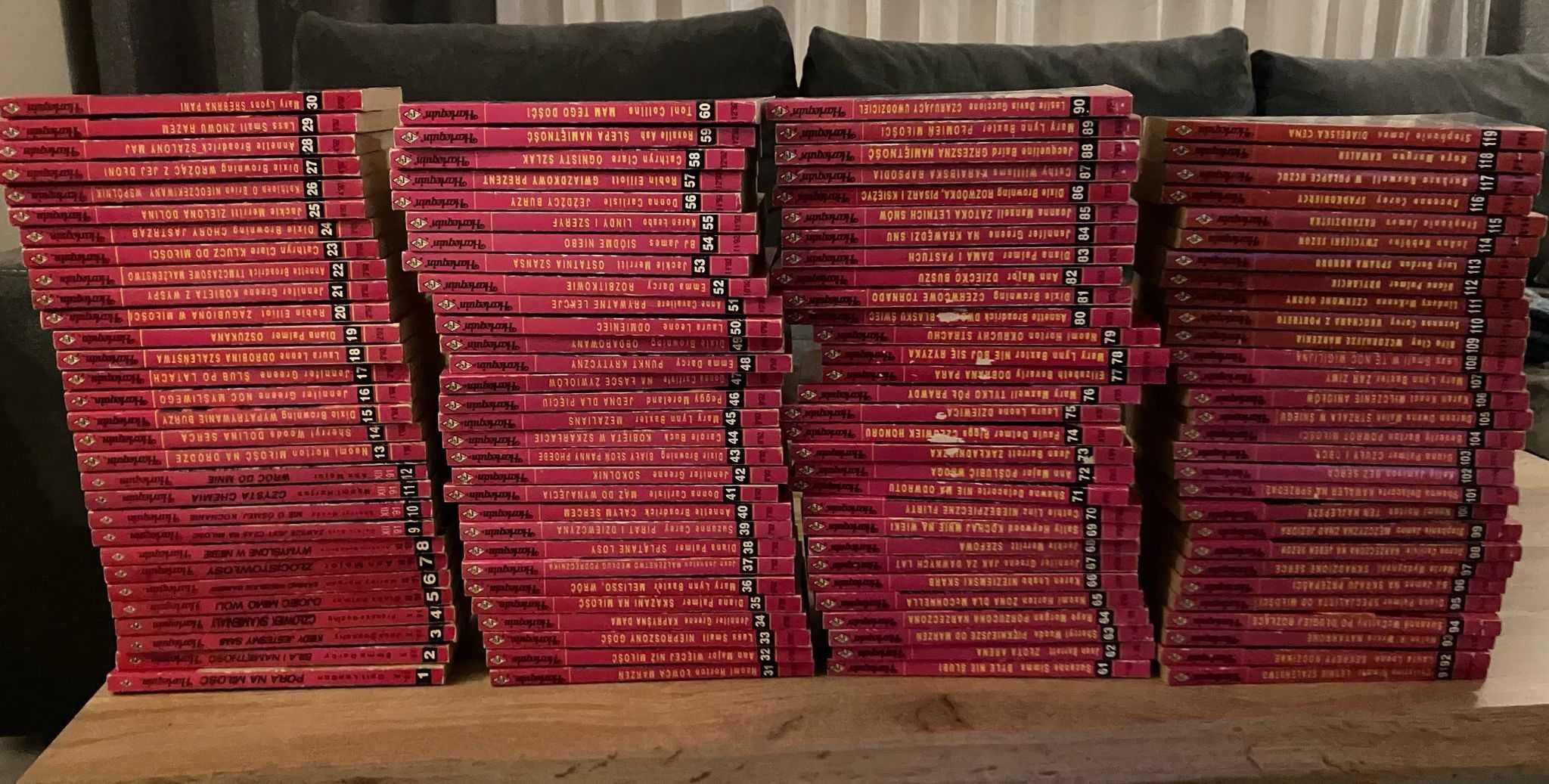 Seria różowa książek Harlequin Desire – 119 sztuk, 1 zł/1 szt